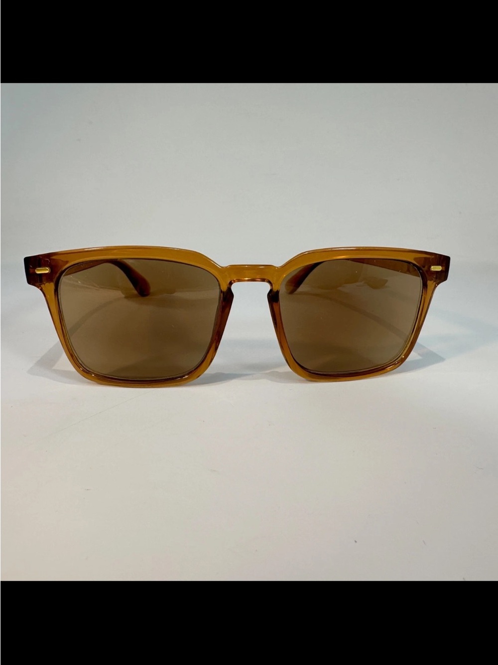 Peepers Shasta Tan Polarized Sunglasses Readers +2.00 Translucent Frames